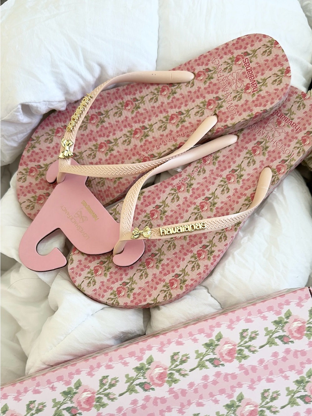 NWT Loveshackfancy Havaianas Pink Floral Flip Flops